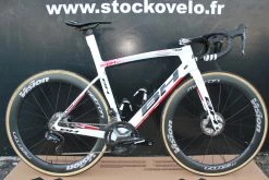 Vélo BH G7 DISC « Limited Edition » SRAM Rival AXS 12V Noir/blanc 5 Vélo BH G7 DISC « Limited Edition » SRAM Rival AXS 12V Noir/blanc -Vélos de Route Soldes BH G7 disc greipel