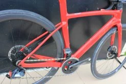 Vélo BH G8 DISC « Limited Edition » SRAM Force AXS 12V Rouge/corail -Vélos de Route Soldes BH G8 corail 2 scaled 1
