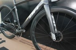 Vélo BH G8 DISC « Limited Edition » SRAM Force AXS 12V Gris -Vélos de Route Soldes BH G8 gris force 12V 3