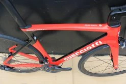 Vélo GUERCIOTTI EUREKA AIR Carbone Shimano Ultégra 8000 11V Noir/rouge -Vélos de Route Soldes guerciotti rouge noir 2 scaled 1