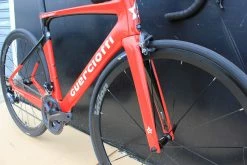Vélo GUERCIOTTI EUREKA AIR Carbone Shimano Ultégra 8000 11V Noir/rouge -Vélos de Route Soldes guerciotti rouge noir 3 scaled 1