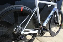 BH Vélo MASSI ARROW Race Carbone Shimano Dura-Ace Di2 12V Blanc -Vélos de Route Soldes massi arrow blanc 4 scaled 3