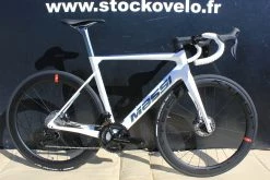 BH Vélo MASSI ARROW Race Carbone Shimano 105 Di2 12V Blanc