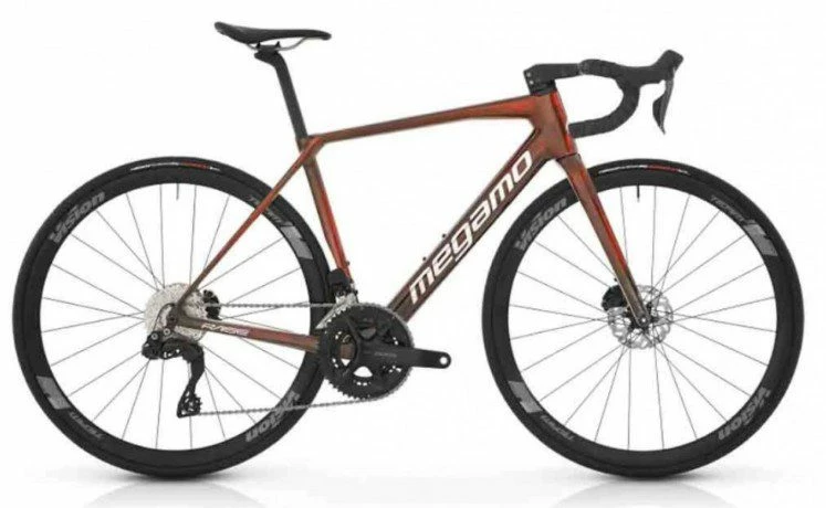 Time Vélo MEGAMO RAISE 15 Carbone Shimano 105 7150 Di2 12V 11V 2023 Alpha Red 1 Time Vélo MEGAMO RAISE 15 Carbone Shimano 105 7150 Di2 12V 11V 2023 Alpha Red
