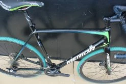 BH Vélo MERIDA Cyclocross 5000 Carbone Shimano Ultégra 8000 Disc 11V -Vélos de Route Soldes merida cyclocross vert 2